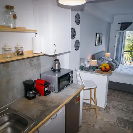 La Piccola Montagna Apartment Kynopiastai